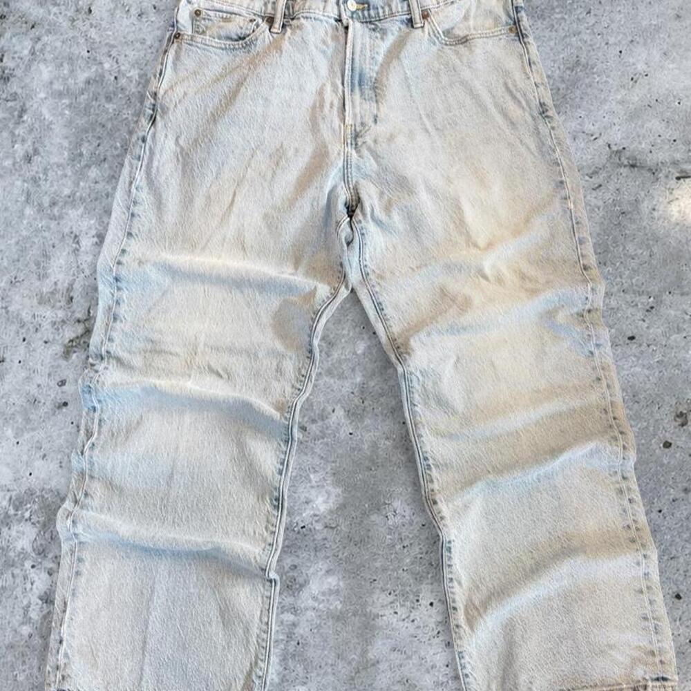 Lucky Brand Distressed Light Wash Jeans – Men’s 38x30